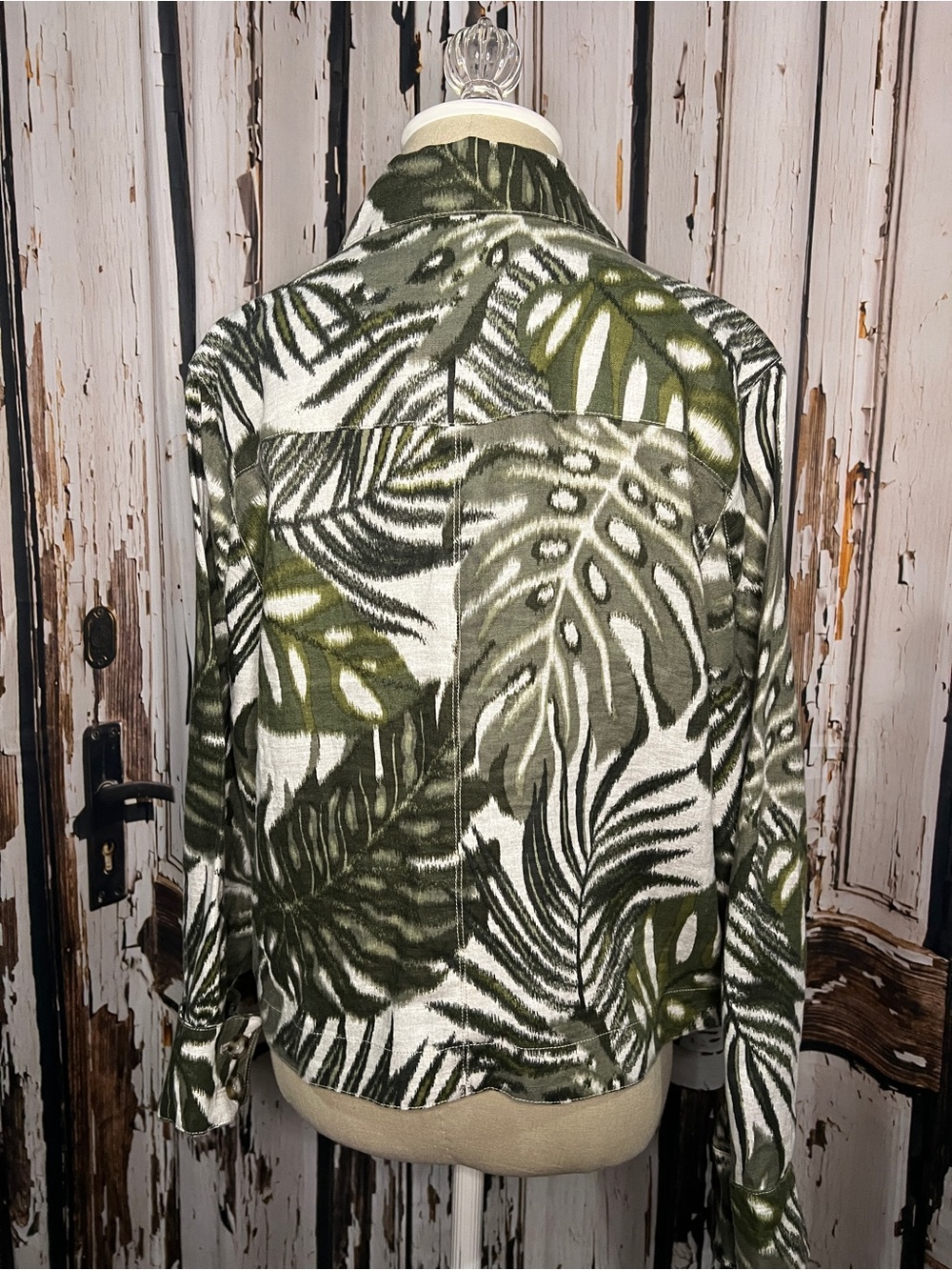Tommy Bahama Summer Green and White Tropical Print Shirt Jacket - Picture 6 of 9